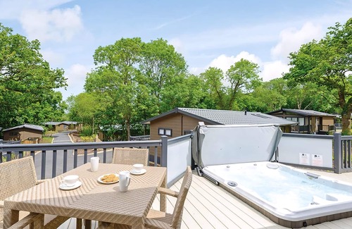 Ryde Ski Chalet | 4 bedroom accommodation in Wootton Bridge, Nr Cowes