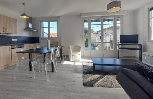 Pontaillac House | 4 bedroom awesome home in Royan