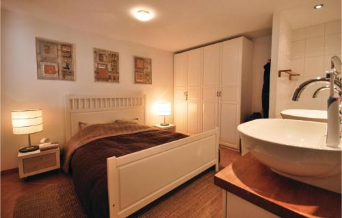 Le Val House | 4 Bedroom Awesome Home In Le Val