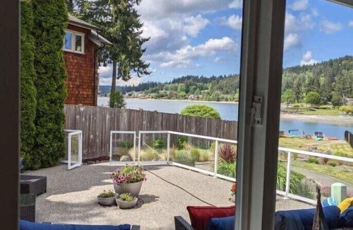 Poulsbo House | 4 bedroom beautiful waterfront property on Liberty Bay