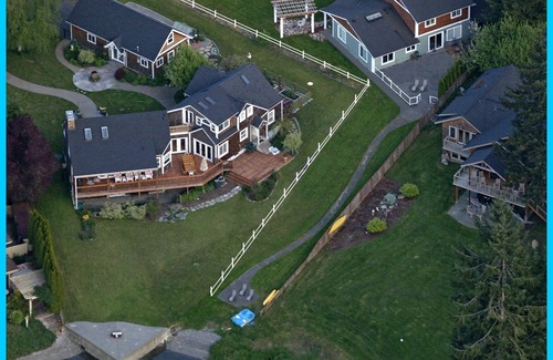 Poulsbo House | 4 bedroom beautiful waterfront property on Liberty Bay