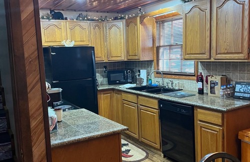 Indian Rock Springs Cabin | 4-bedroom cabin in tranquil Murphy with WiFi, AC, and Hot tub