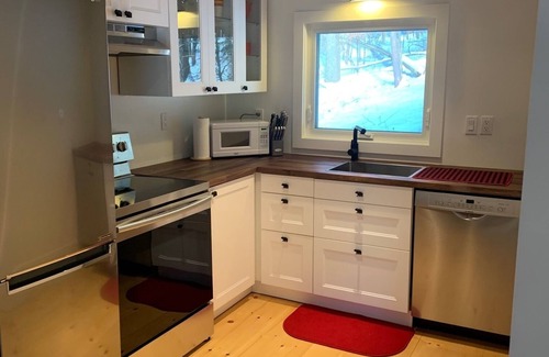 Jay House | 4 bedroom cabin - sleeps 8 - 10 minutes to Whiteface Mountain - ADK!