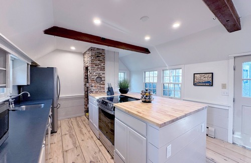 Harwich Center House | 4-bedroom Cape-Style Harwich Home with Fenced-in Yard, Near Beach, Shops & Park