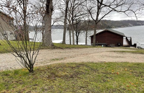 Gravois Mills Cottage | 4 Bedroom Comfortable Cottage