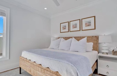 Gulf Shores Cottage | 4-bedroom cottage 100 feet to beach! Beautiful completely public beach