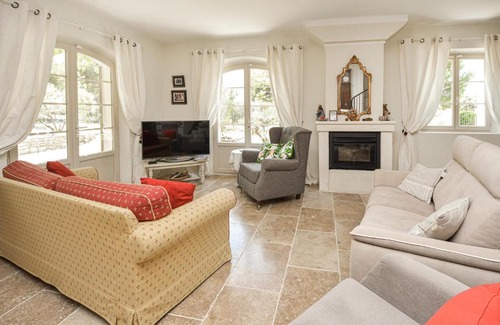 Eygalieres House | 4 Bedroom Cozy Home In Eygalières