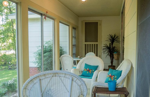Jackson House | 4 Bedroom Family Home with Beautiful Sun Room