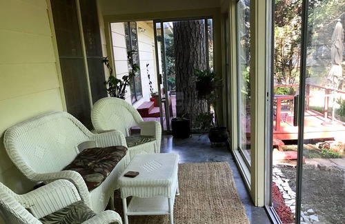 Jackson House | 4 Bedroom Family Home with Beautiful Sun Room