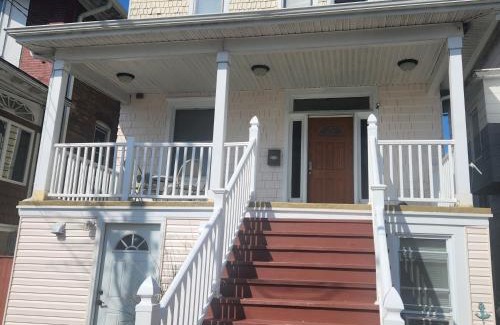 Atlantic City House | 4 Bedroom Few Blocks From Beach , Tropicana Casino , Stockton University , Bay