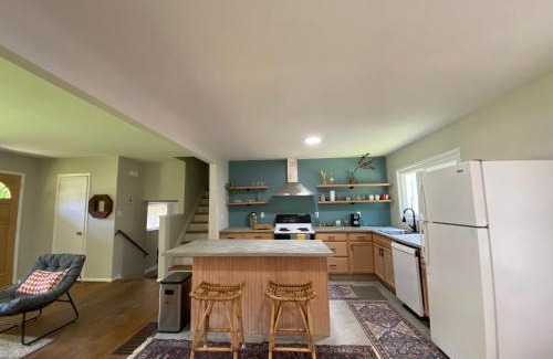 Athens House | 4 Bedroom Furnished Private Home Near UGA Downtown Athens