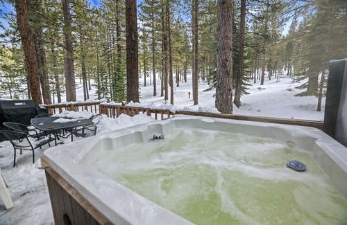Truckee House | 4 Bedroom Home at 392 Skidder Trail by RedAwning Save 10% on 3 Nights, 15% on 5 Nights!