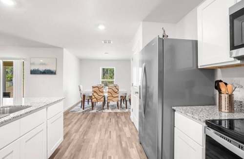 Avis Oaks House | 4 Bedroom Home, Game room, Weeki Wachee!