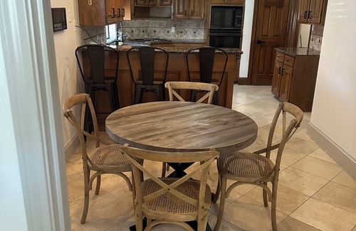 Friendswood House | 4-bedroom home in awesome Friendswood FISD MC Casa! Fabulous Yard, Cozy space