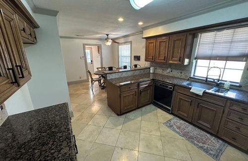 Friendswood House | 4-bedroom home in awesome Friendswood FISD MC Casa! Fabulous Yard, Cozy space