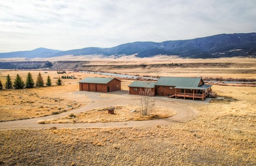 Cameron House | 4 Bedroom Home on 20 acres with private access to the Madison River.