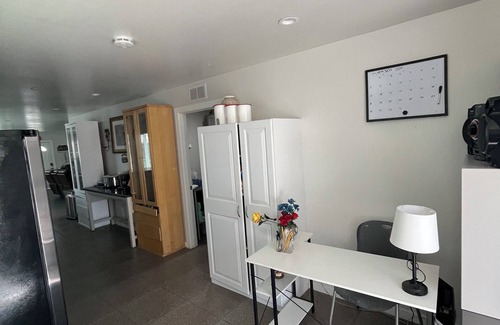 Bakersfield House | 4-bedroom house 6 beds in awesome Bakersfield with WiFi, AC to enjoy with family