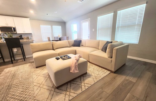 McKinney House | 4-bedroom house in enchanting McKinney with WiFi, AC