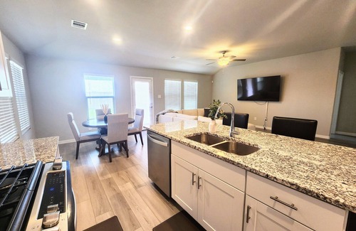 McKinney House | 4-bedroom house in enchanting McKinney with WiFi, AC