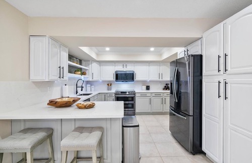 Margate House | 4-bedroom house in enchanting Margate with AC, WiFi & more.