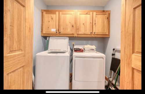 Hiawassee House | 4-bedroom house in lovely Hiawassee with WiFi, AC. Enjoy your stay