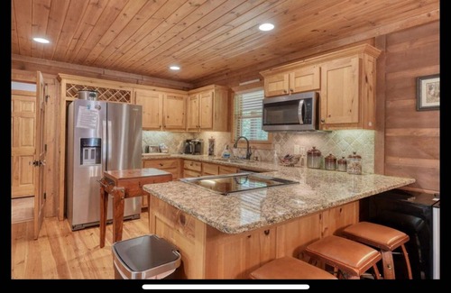 Hiawassee House | 4-bedroom house in lovely Hiawassee with WiFi, AC. Enjoy your stay