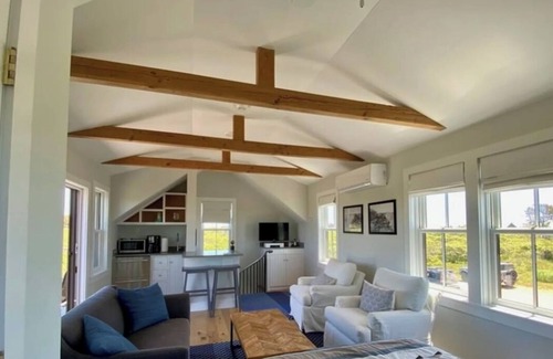 Madequecham House | 4-bedroom house in Madequecham with AC, WiFi, Heated Pool + 10 min walk to Beach