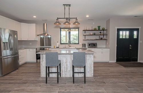 Winona House | 4-bedroom house in peaceful Winona with WiFi, AC. Relax and unwind