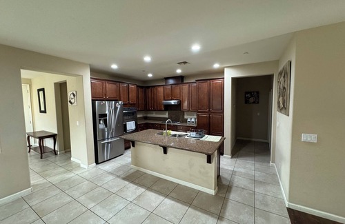 Elk Grove House | 4-bedroom house in terrific Elk Grove with AC, fitness room, WiFi