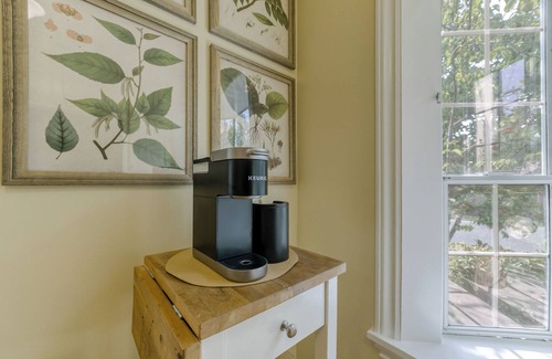 Redding House | 4-bedroom house in the beautiful Redding Garden Tract, near downtown