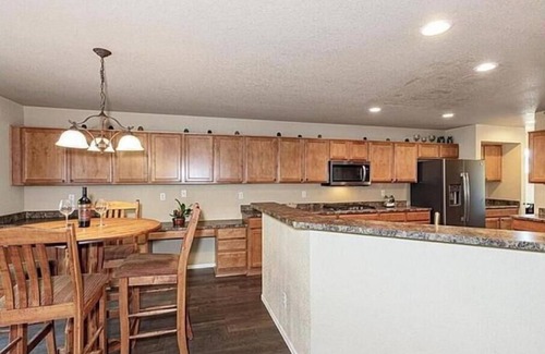 Castle Rock House | 4-bedroom house in enchanting Castle Rock with WiFi
