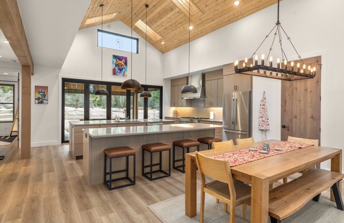 Olney House | 4 bedroom house on 60 private acres. Explore, enjoy your privacy, and recharge