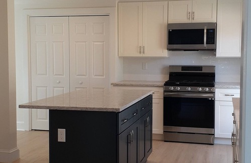 Willard House | 4-bedroom house steps from the beach in welcoming South Portland with AC