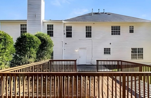 Stone Mountain House | 4-bedroom house sleeps 12 in charming Stone Mountain with WiFi, AC