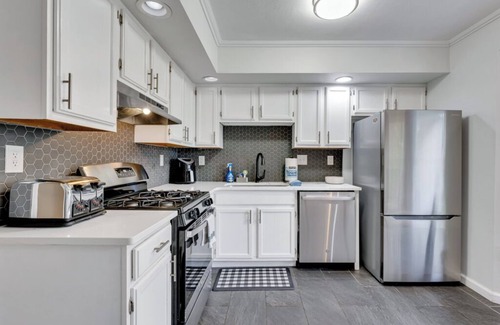 Virginia Beach House | 4-bedroom house in welcoming Virginia Beach with WiFi