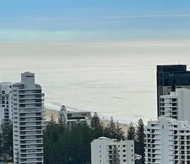 Broadbeach Apartment | 4 Bedroom Huge Sub Penthouse Oracle Level 31 Magnif VIEWS 260m2 Family Skyhome Sleeps 8 Adults and 2 Children, Sofa Bed Portacot, High Chair Central to Everything Resort Skyhome 5 STAR Luxury