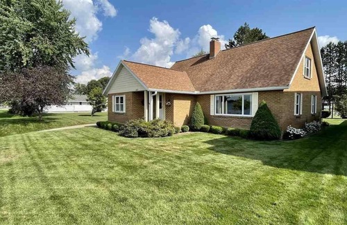 Cadillac House | 4 Bedroom Lakefront Home!!!