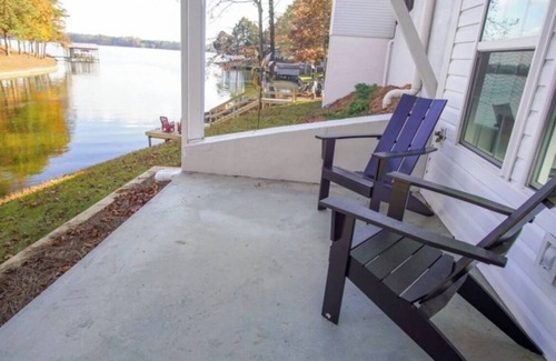 Leesburg House | 4-bedroom lakefront house in charming Leesburg with WiFi, AC.Enjoy your stay