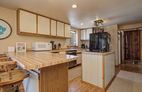 Waupaca House | 4 Bedroom Lakehouse for year round outdoor and indoor fun!