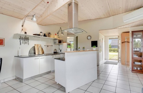 Skaven Strand House | 4 bedroom lovely home in Tarm