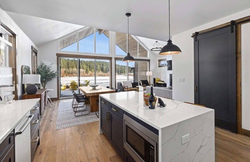Cle Elum House | 4 Bedroom Luxury Home with Detached Mother-in-Law Studio in Suncadia