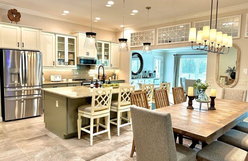Wildwood House | 4 Bedroom Luxury Home w/Pool & Golf Cart in The Villages/Fantastic Location!