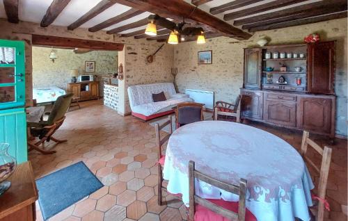 Mont-Saint-Jean House | 4 Bedroom Nice Home In Mont-Saint-Jean