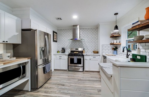 Downtown House | 4 Bedroom Oasis - Middle of Downtown Lafayette!
