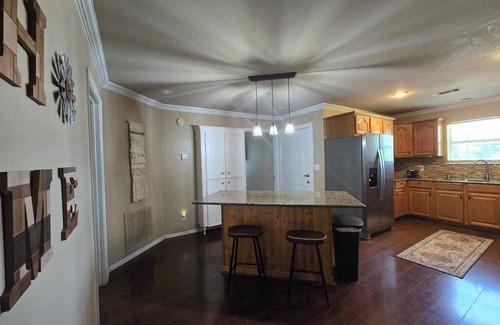 Calera House | 4 bedroom; pet friendly; grill; close to airport and casino