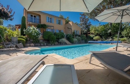La Motte Villa | 4-BEDROOM PRIVATE VILLA WITH POOL AND GARDEN (N°449)
