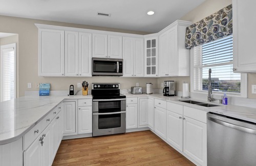Village of Stump Sound House | 4 Bedroom - Sleeps 12 - Community Pool