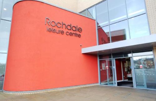 Rochdale House | 4 Bedroom Spacious House Perfect for Family & Business Short Long-Term Stays Easy Access to Manchester, Oldham, Bury