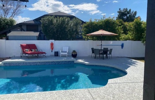 Tempe House | 4 Bedroom Spacious Retreat with Heated Pool