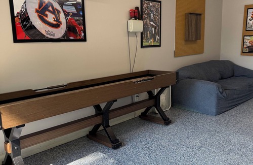 Auburn - Opelika House | 4-bedroom Sports Themed house in beautiful Auburn new furniture and Tiger cave